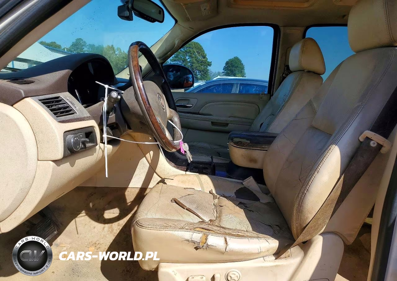 2007 Cadillac Escalade Luxury VIN:1GYFK63807R237158 - 7