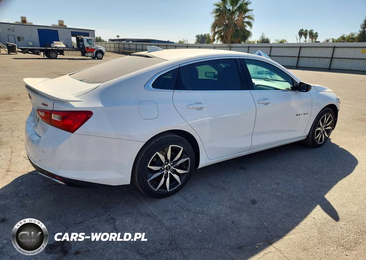 2021 Chevrolet Malibu Rs VIN:1G1ZG5ST4MF041573 - 3