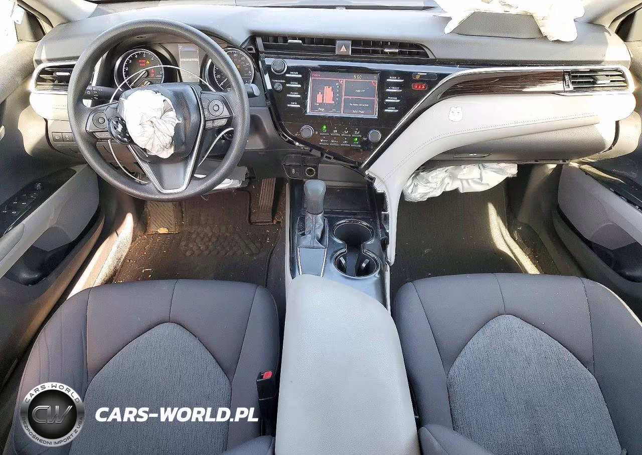 2018 Toyota Camry Le VIN:4T1B11HKXJU127197 - 8