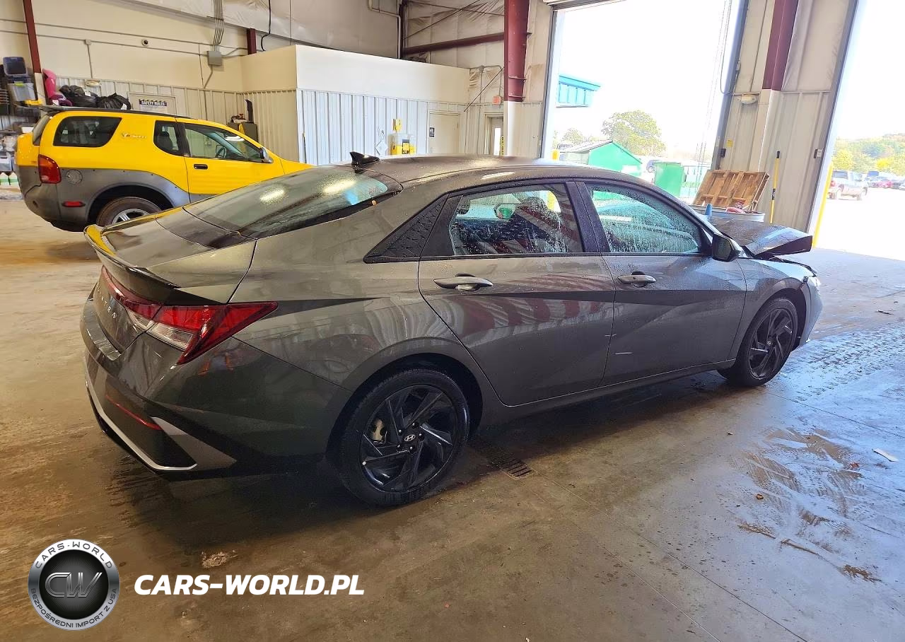 2026 Hyundai Elantra Sel Sport VIN:KMHLM4DG3TU220578 - 3