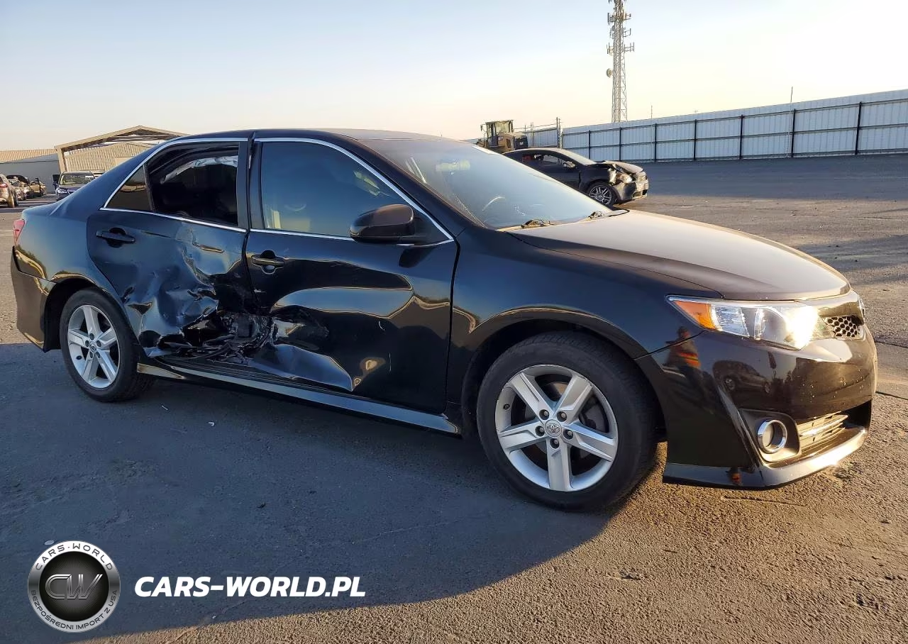 2014 Toyota Camry Se VIN:4T1BF1FK0EU435165 - 4