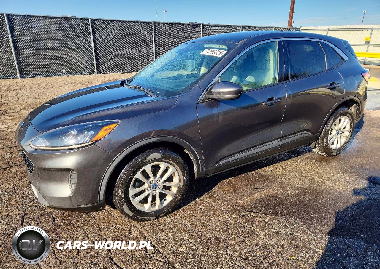 2020 Ford Escape Se