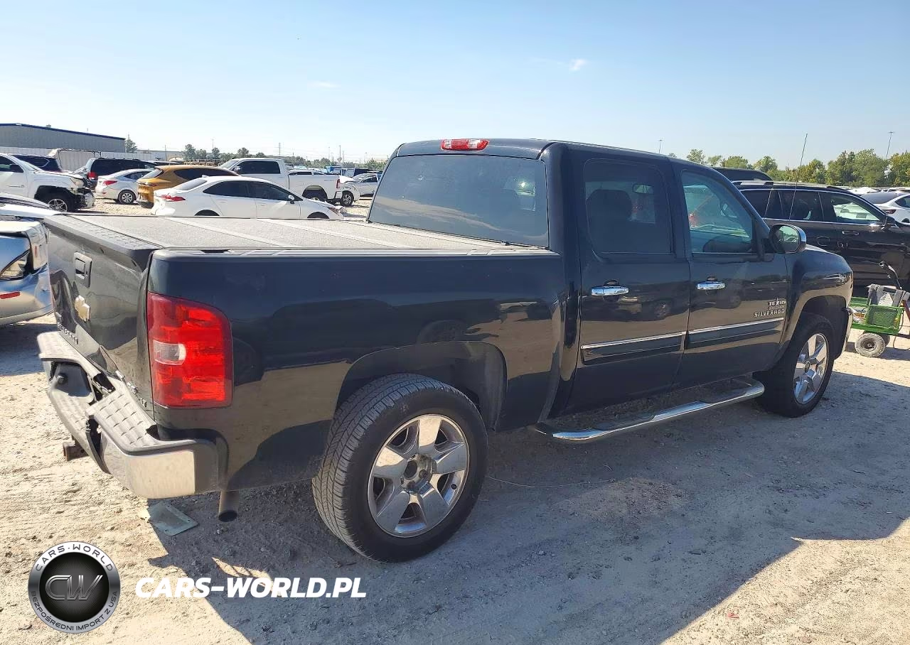 2011 Chevrolet Silverado C1500 Lt VIN:3GCPCSE04BG389315 - 3