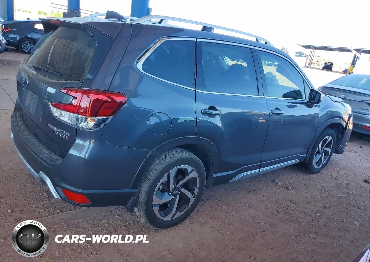 2022 Subaru Forester Touring VIN:JF2SKARC6NH529484 - 3
