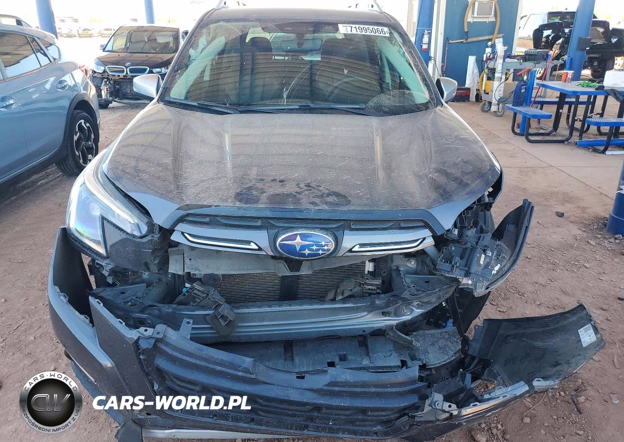 2022 Subaru Forester Touring VIN:JF2SKARC6NH529484 - 5