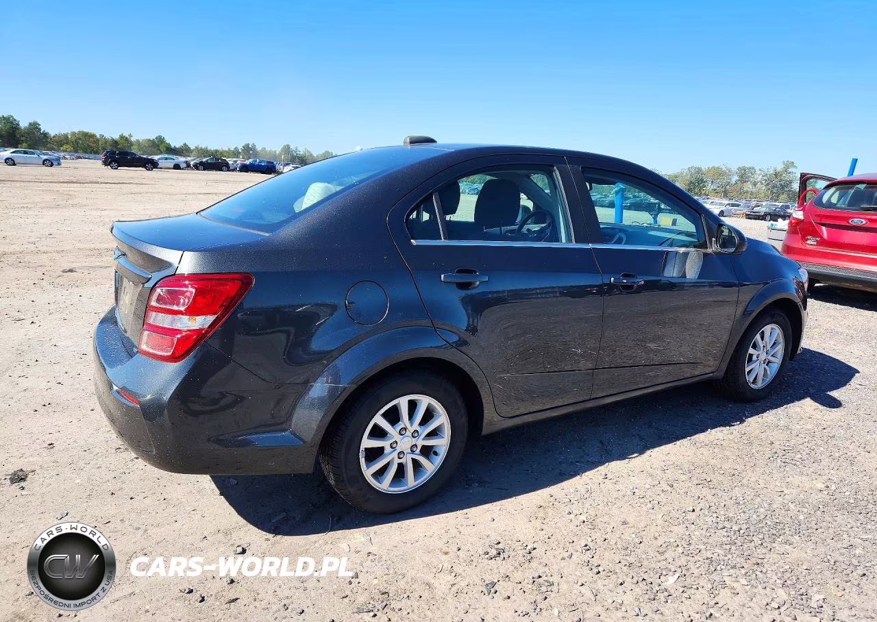 2019 Chevrolet Sonic Lt VIN:1G1JD5SB8K4114272 - 3