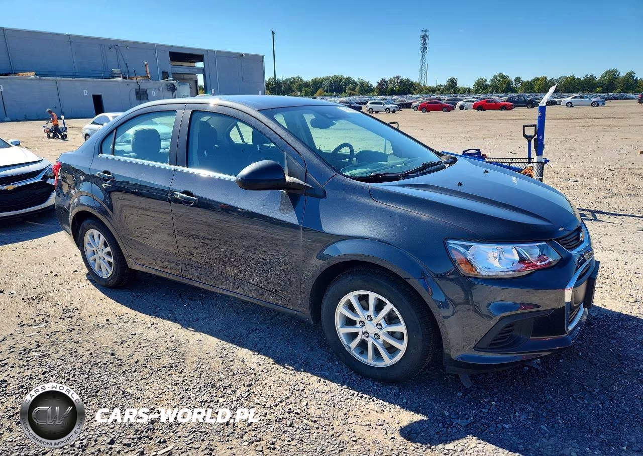 2019 Chevrolet Sonic Lt VIN:1G1JD5SB8K4114272 - 4