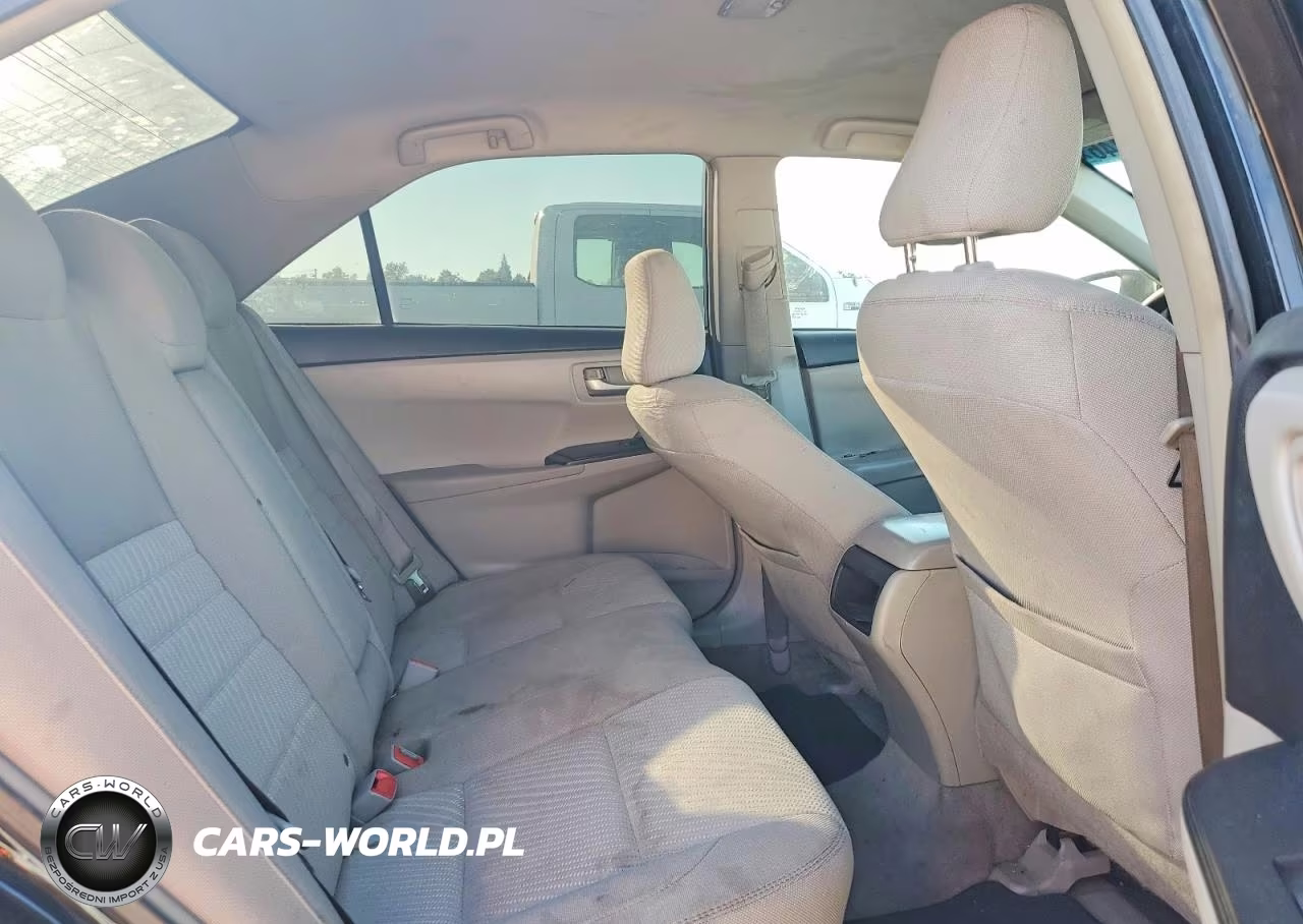 2016 Toyota Camry Le VIN:4T4BF1FK0GR584121 - 10
