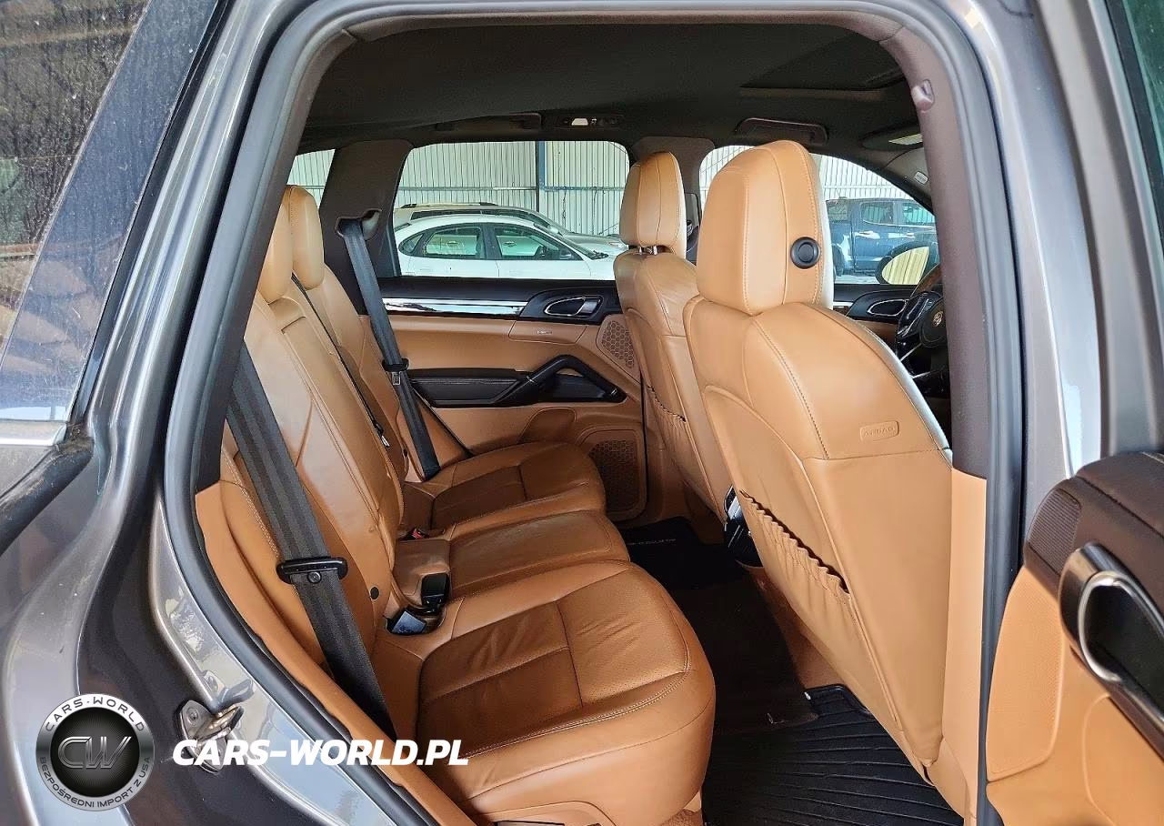 2012 Porsche Cayenne S VIN:WP1AB2A2XCLA40193 - 10