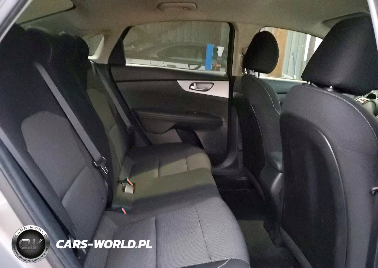 2023 Kia Forte Lxs VIN:3KPF24AD4PE561008 - 10