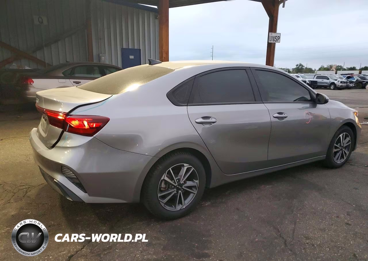 2023 Kia Forte Lxs VIN:3KPF24AD4PE561008 - 3