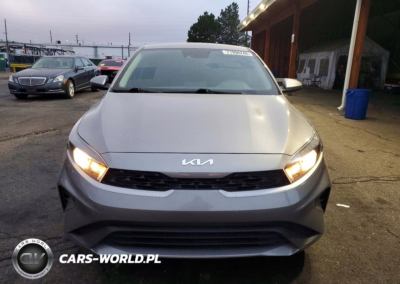 2023 Kia Forte Lxs VIN:3KPF24AD4PE561008 - 5