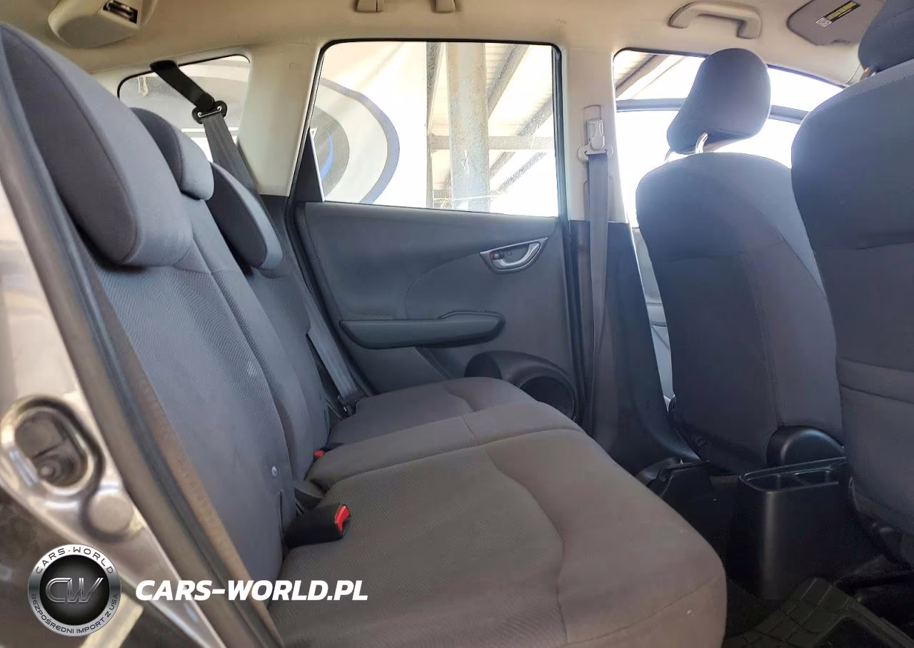 2013 Honda Fit VIN:JHMGE8H33DC017133 - 10