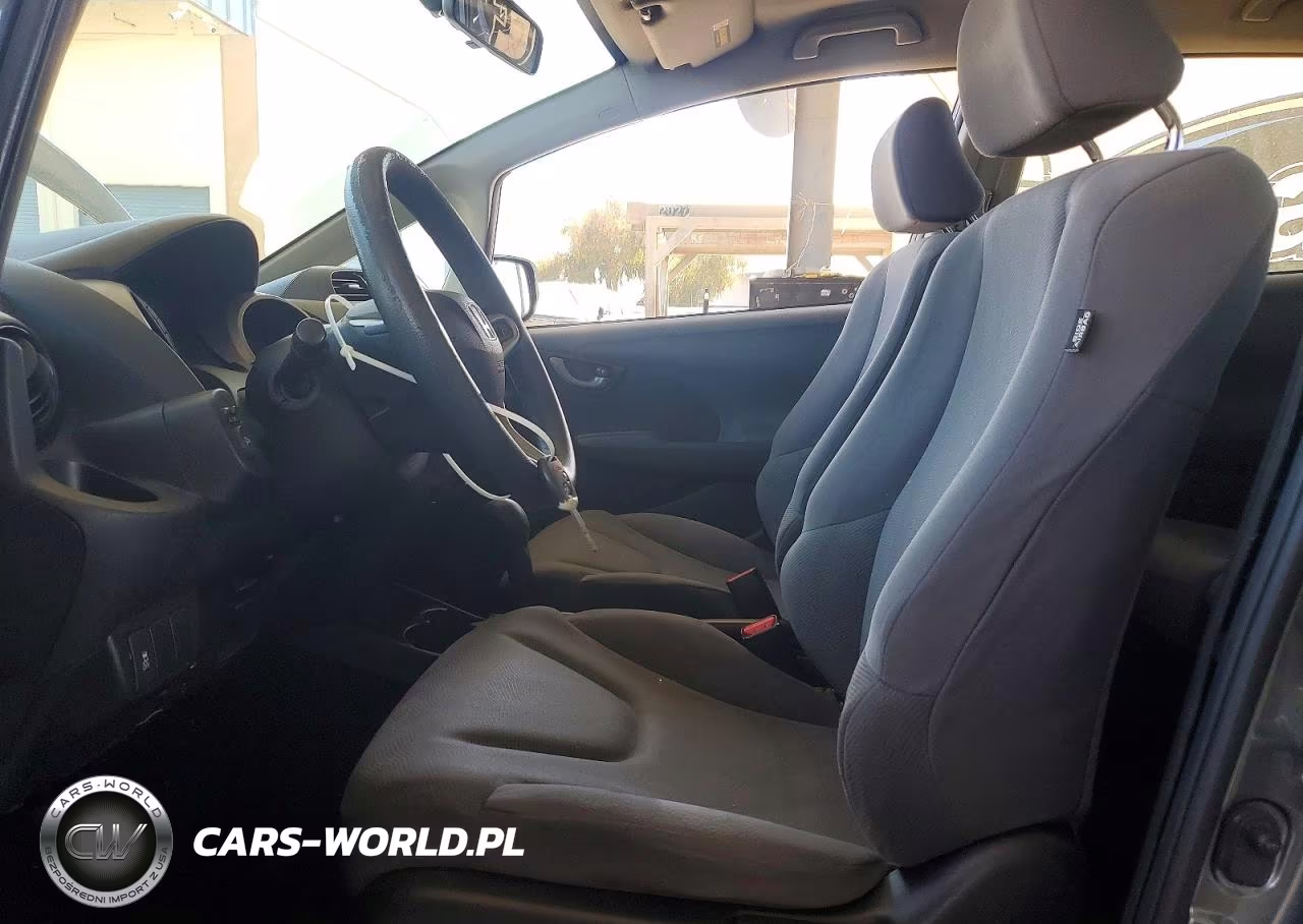 2013 Honda Fit VIN:JHMGE8H33DC017133 - 7