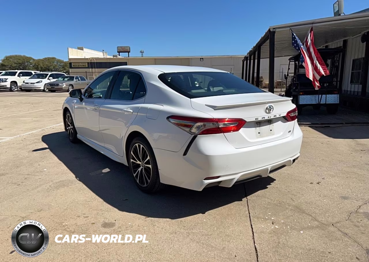 2018 Toyota Camry Se VIN:4T1B11HK3JU579458 - 3