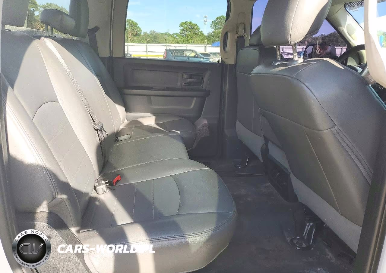 2018 Ram 3500 St VIN:3C63RRGLXJG311043 - 10