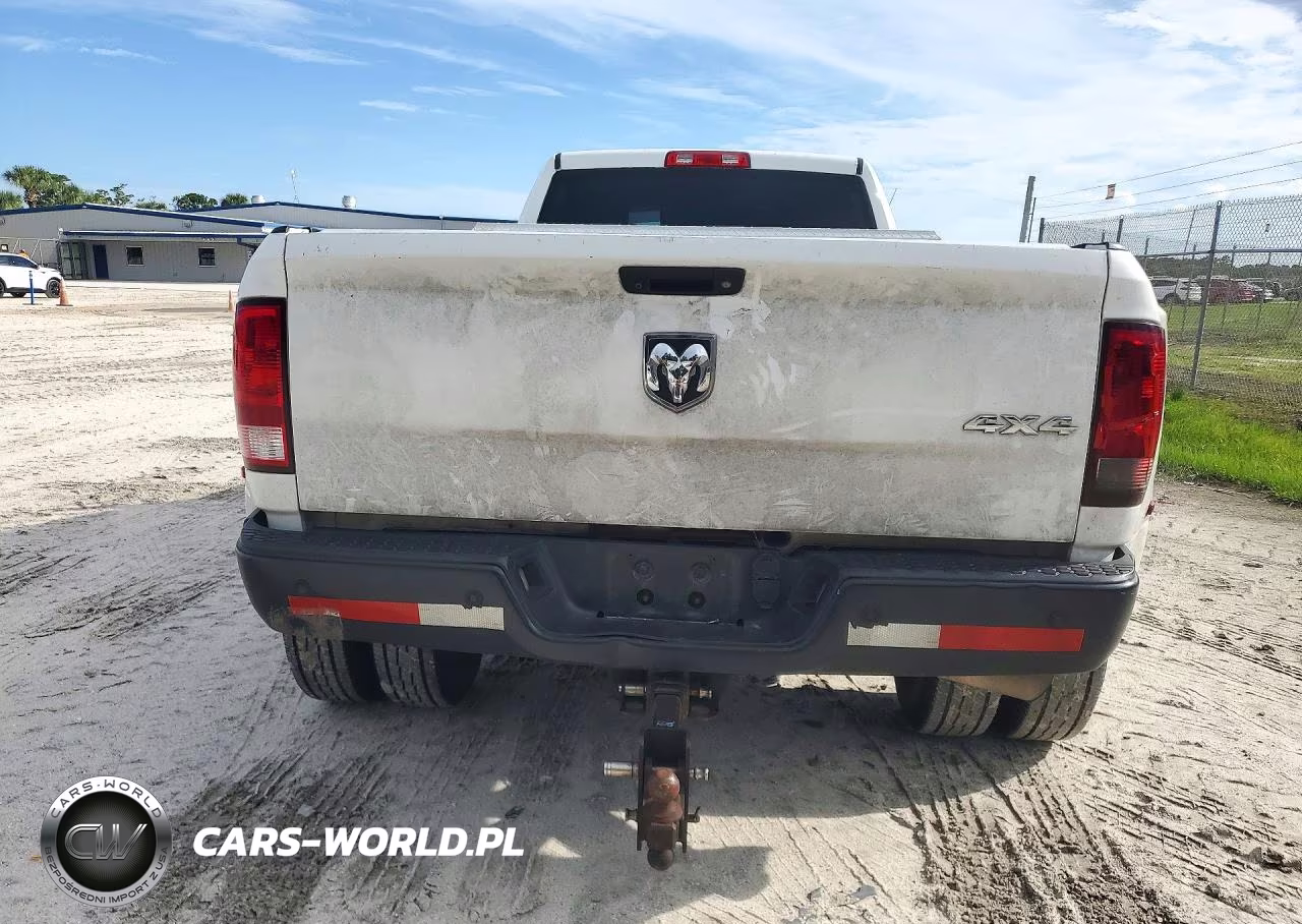 2018 Ram 3500 St VIN:3C63RRGLXJG311043 - 6