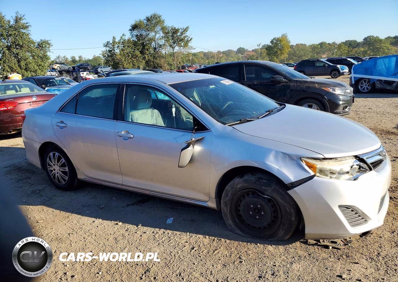 2013 Toyota Camry Le VIN:4T4BF1FK8DR307843 - 4