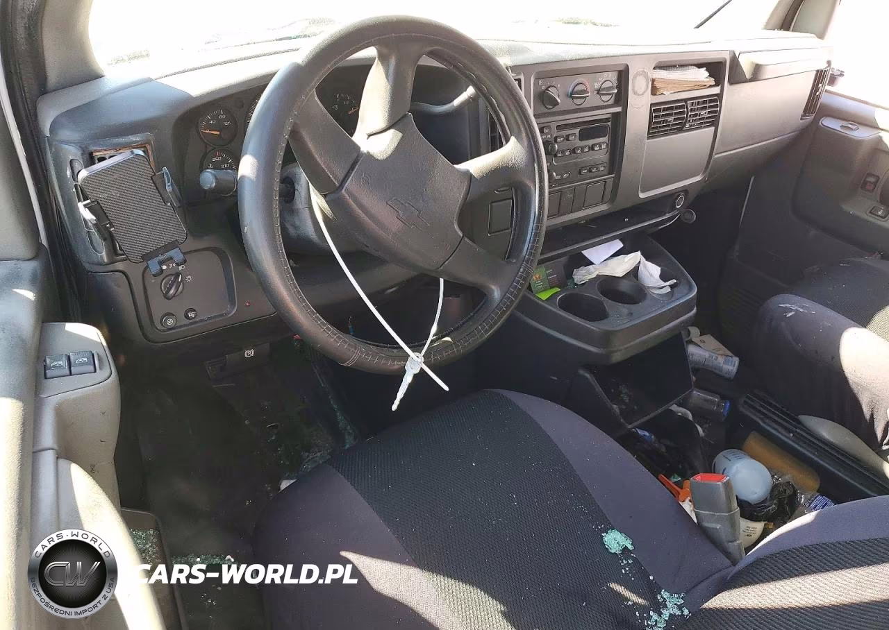 2006 Chevrolet Express G3500 VIN:1GCHG35UX61235696 - 8