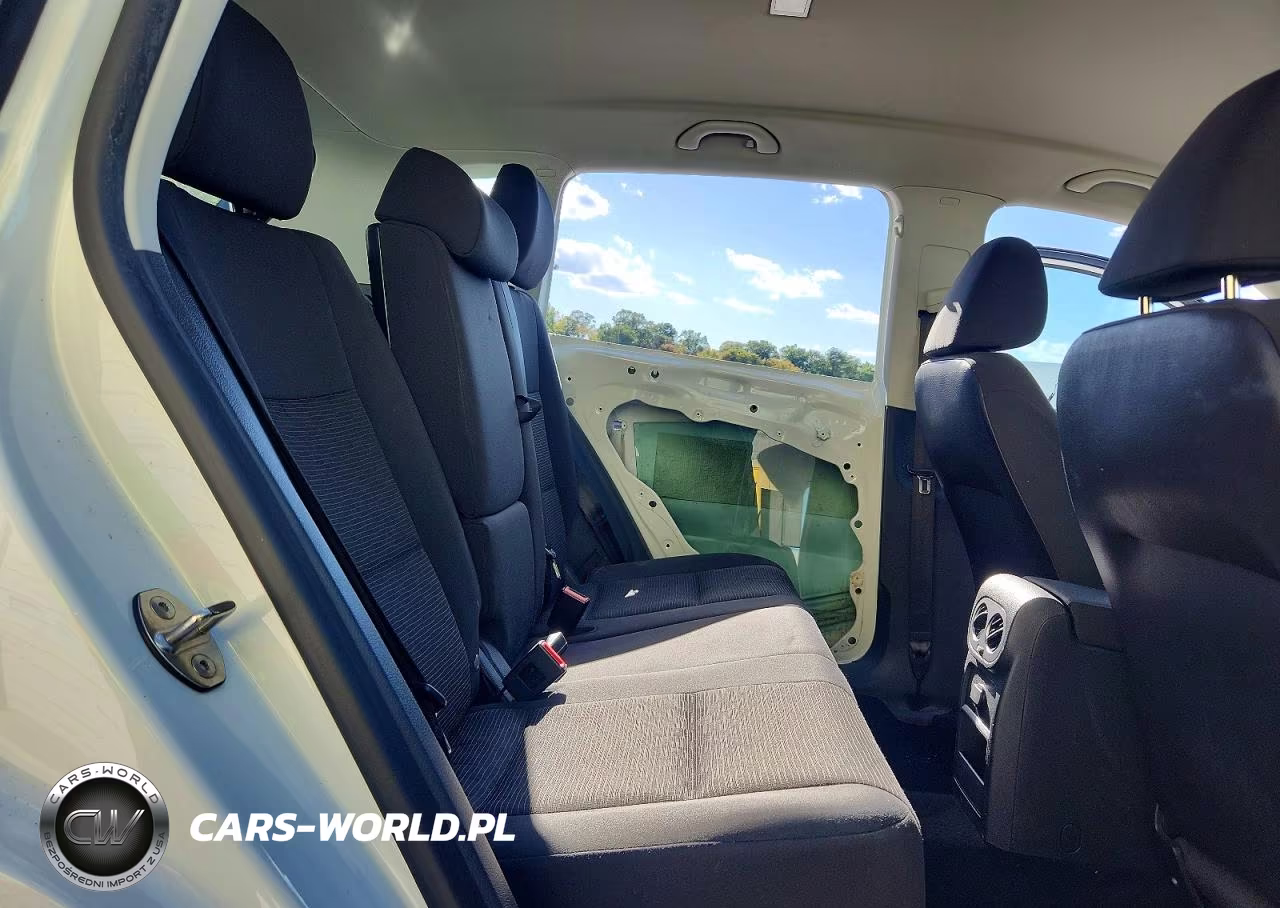 2018 Volkswagen Tiguan Limited VIN:WVGBV7AX3JK002468 - 11