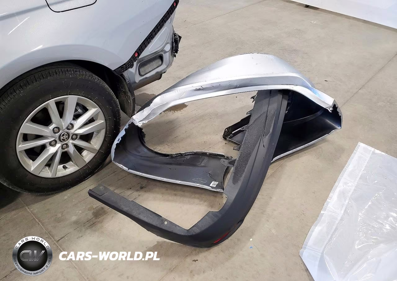 2026 Toyota Camry Le VIN:4T1DAACK3TU670233 - 12