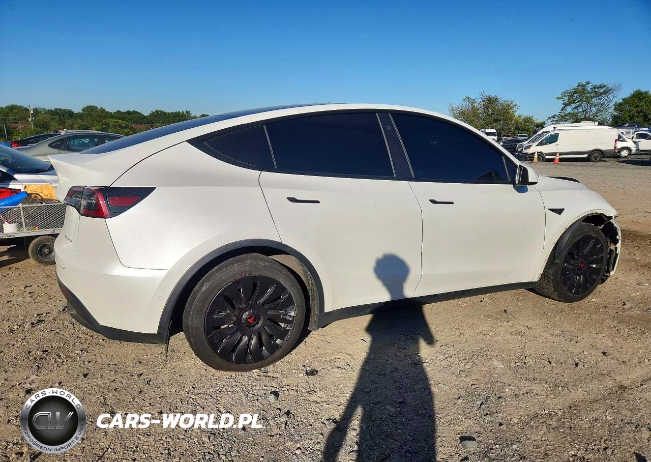 2021 Tesla Model Y VIN:5YJYGDEE6MF198648 - 3