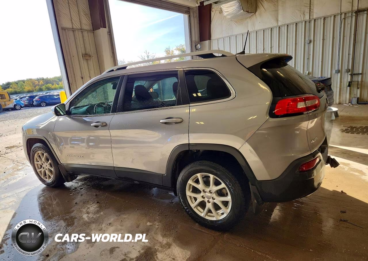 2017 Jeep Cherokee Latitude VIN:1C4PJMCS9HW564481 - 2