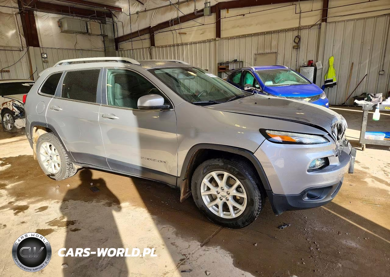 2017 Jeep Cherokee Latitude VIN:1C4PJMCS9HW564481 - 4