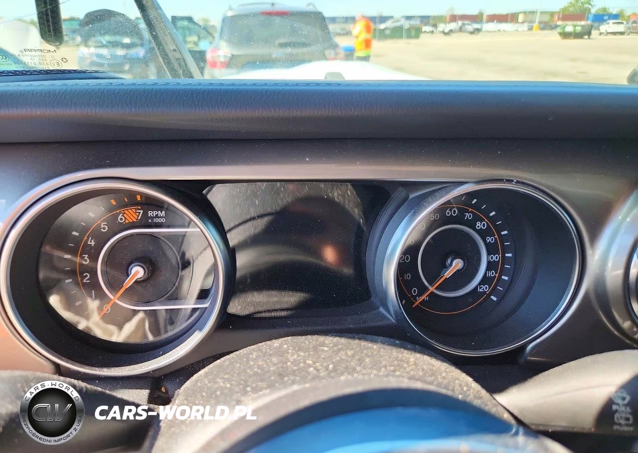 2020 Jeep Wrangler Unlimited Sahara VIN:1C4HJXEN1LW183634 - 9