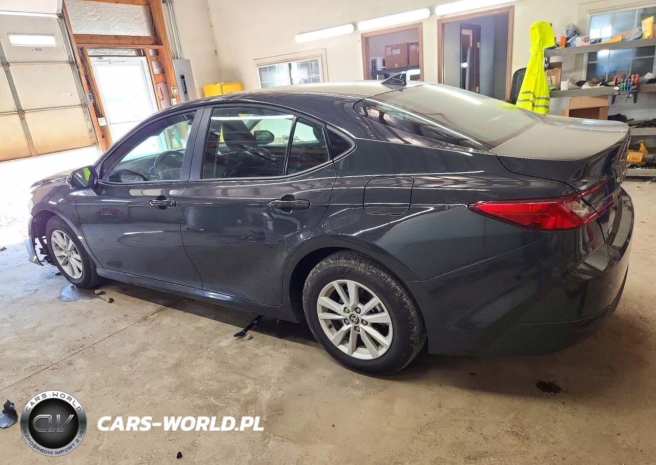 2026 Toyota Camry Le VIN:4T1DAACK8TU740017 - 2