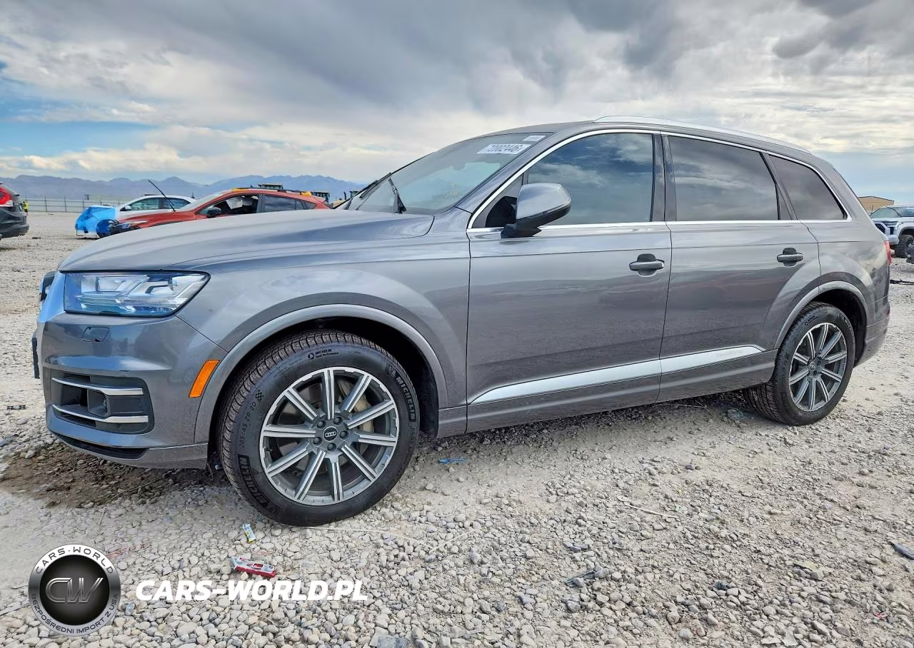 2017 Audi Q7 Prestige VIN:WA1VAAF76HD058383 - 1