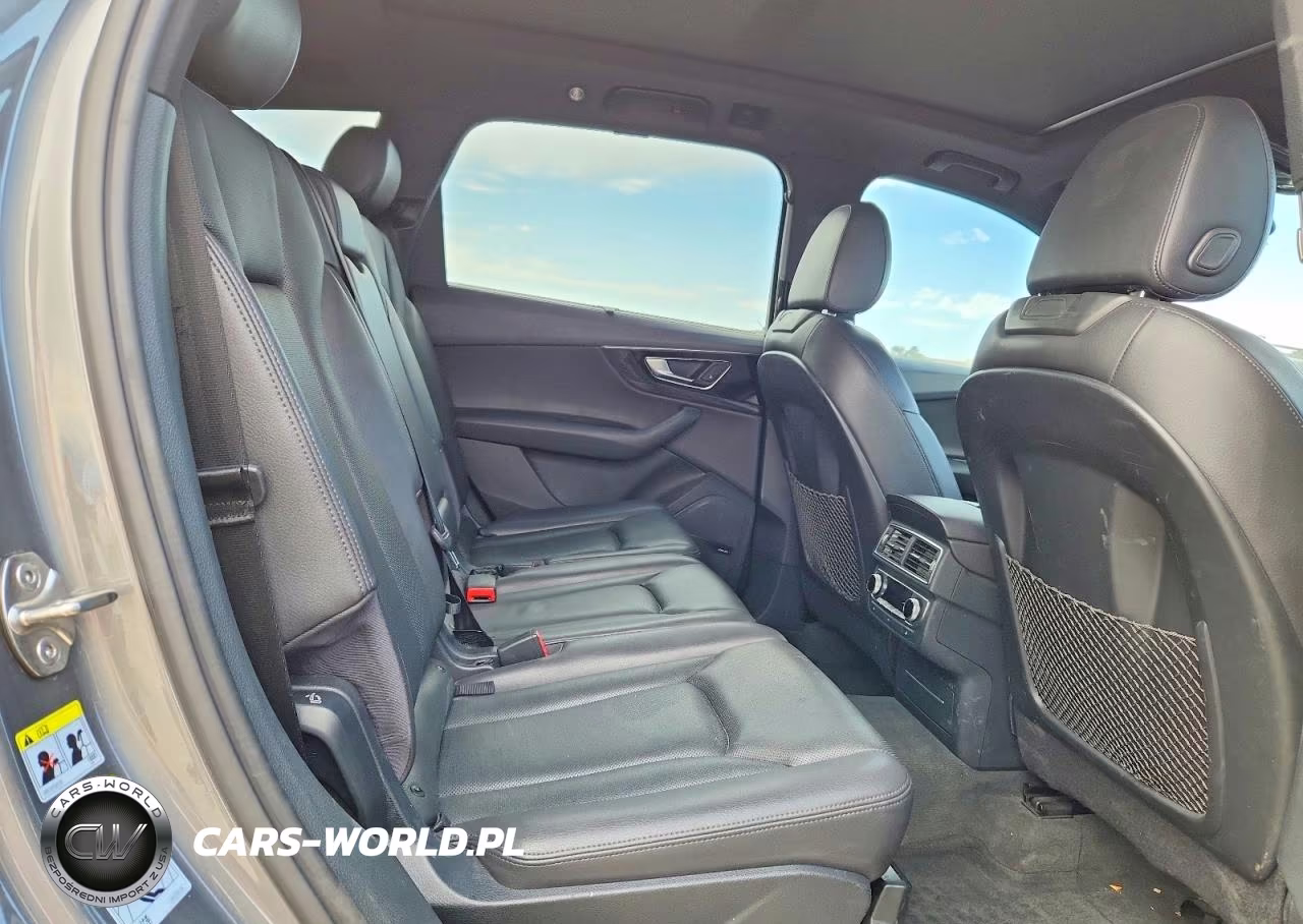 2017 Audi Q7 Prestige VIN:WA1VAAF76HD058383 - 11