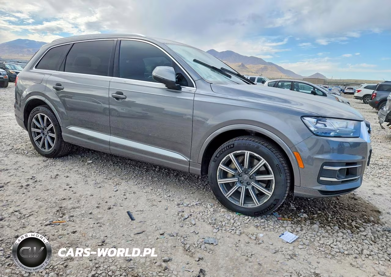 2017 Audi Q7 Prestige VIN:WA1VAAF76HD058383 - 4