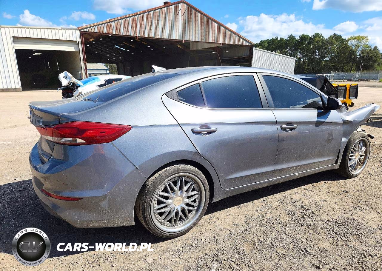2018 Hyundai Elantra Sel VIN:5NPD84LF6JH256665 - 3