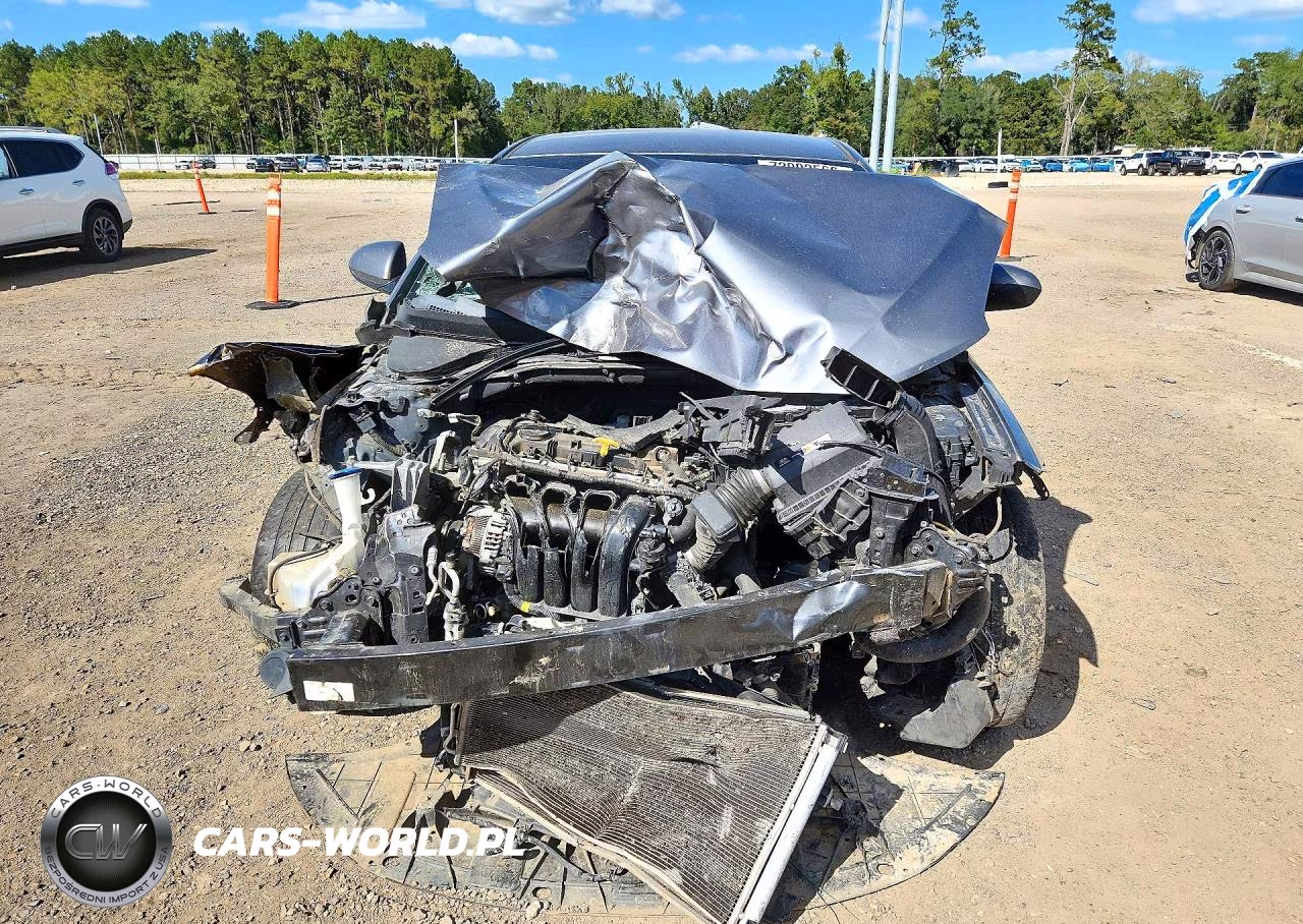2018 Hyundai Elantra Sel VIN:5NPD84LF6JH256665 - 5