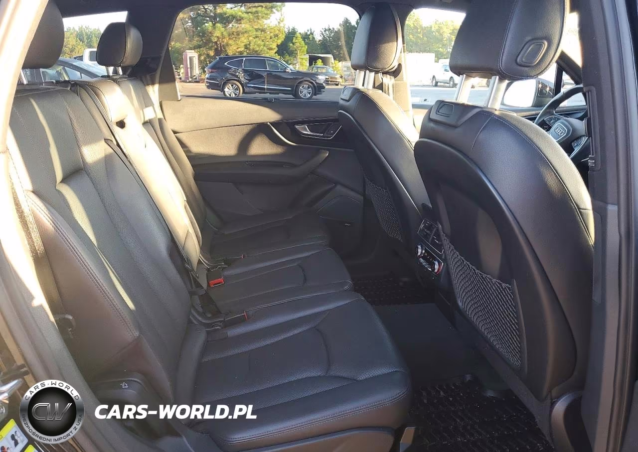 2017 Audi Q7 Prestige VIN:WA1VAAF75HD027061 - 10