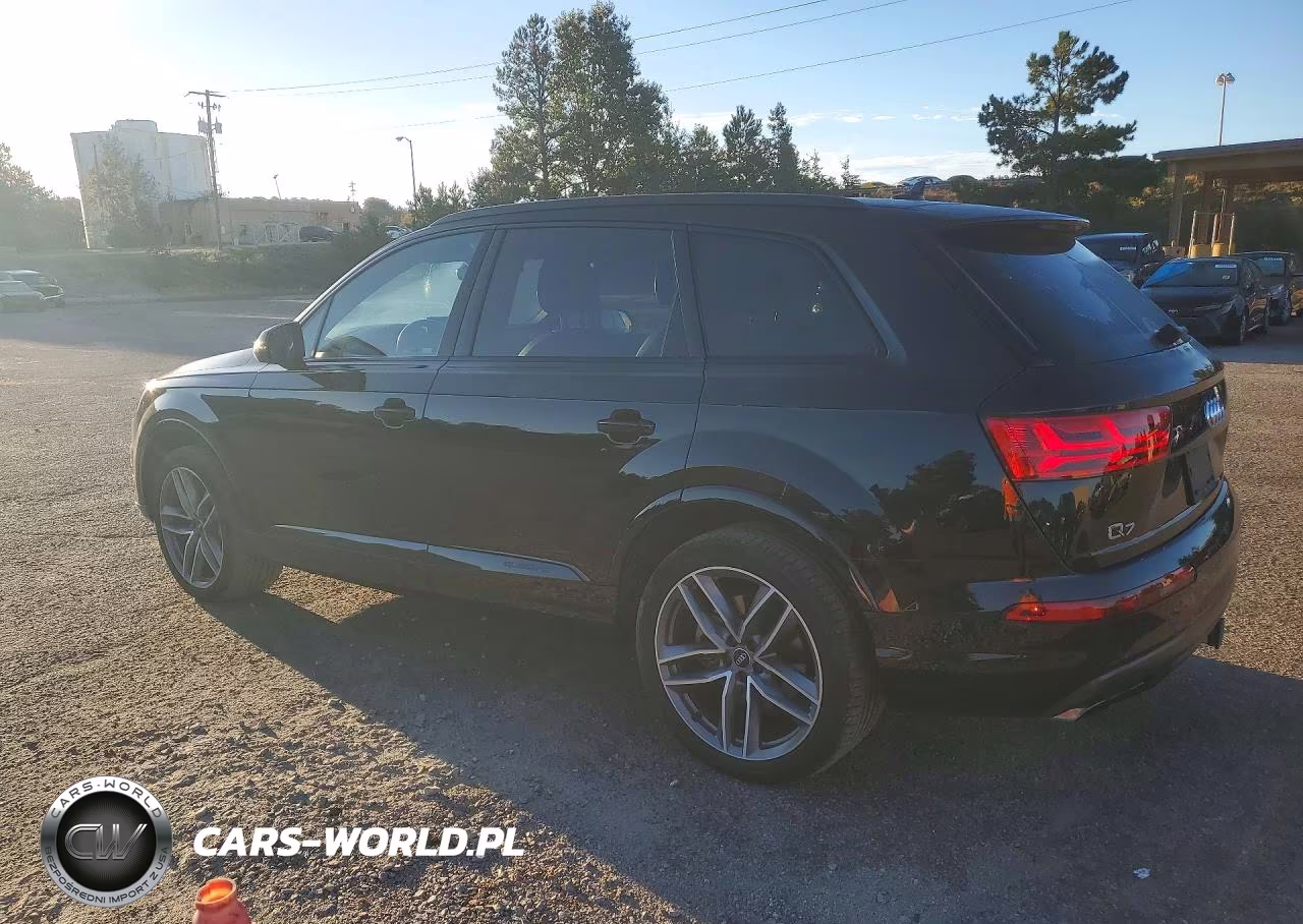 2017 Audi Q7 Prestige VIN:WA1VAAF75HD027061 - 2