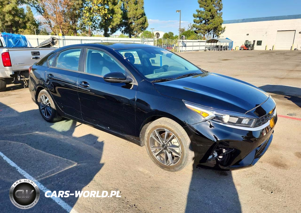 2024 Kia Forte Lxs VIN:3KPF24AD5RE818079 - 4