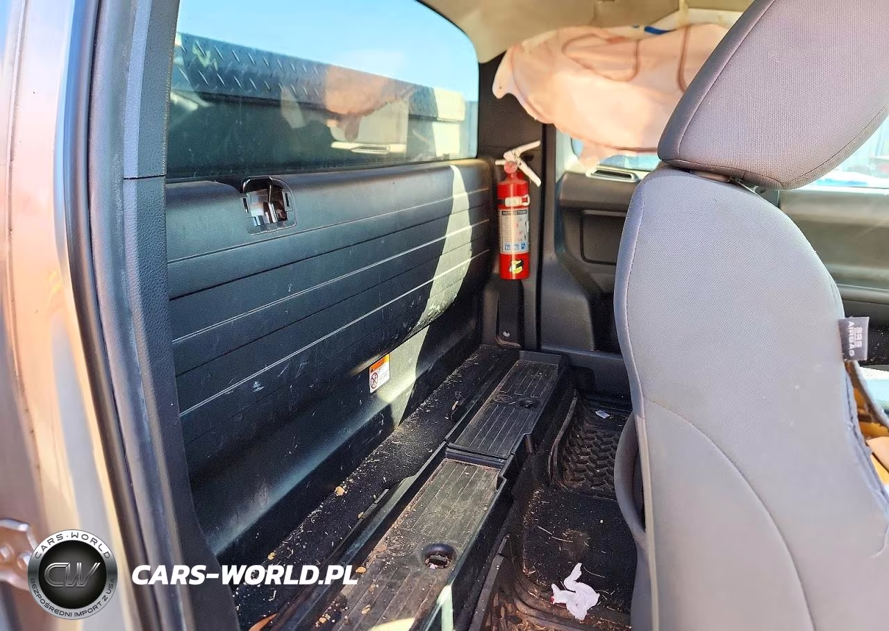 2021 Toyota Tacoma Sr VIN:3TYRX5GN3MT023152 - 10