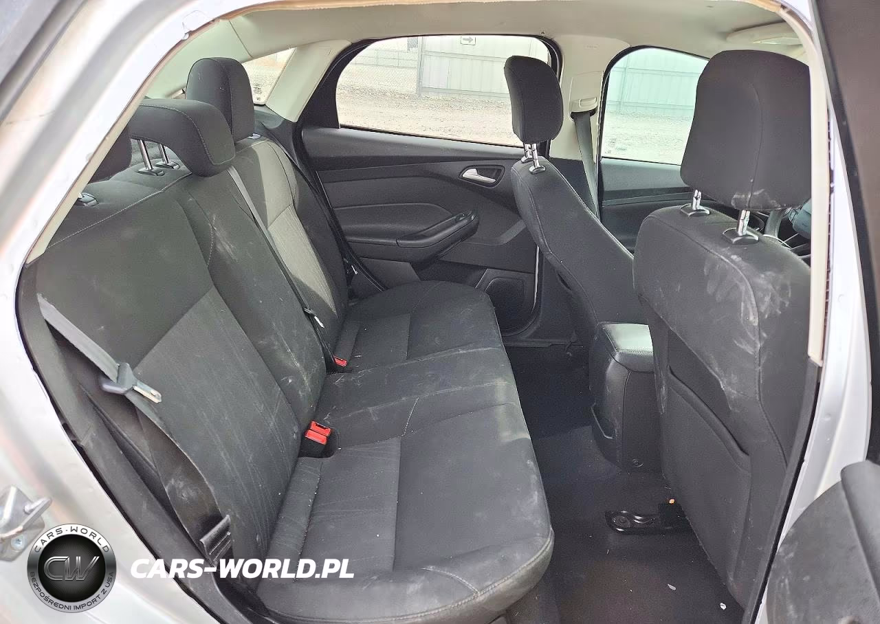 2017 Ford Focus Se VIN:1FADP3F25HL317294 - 10