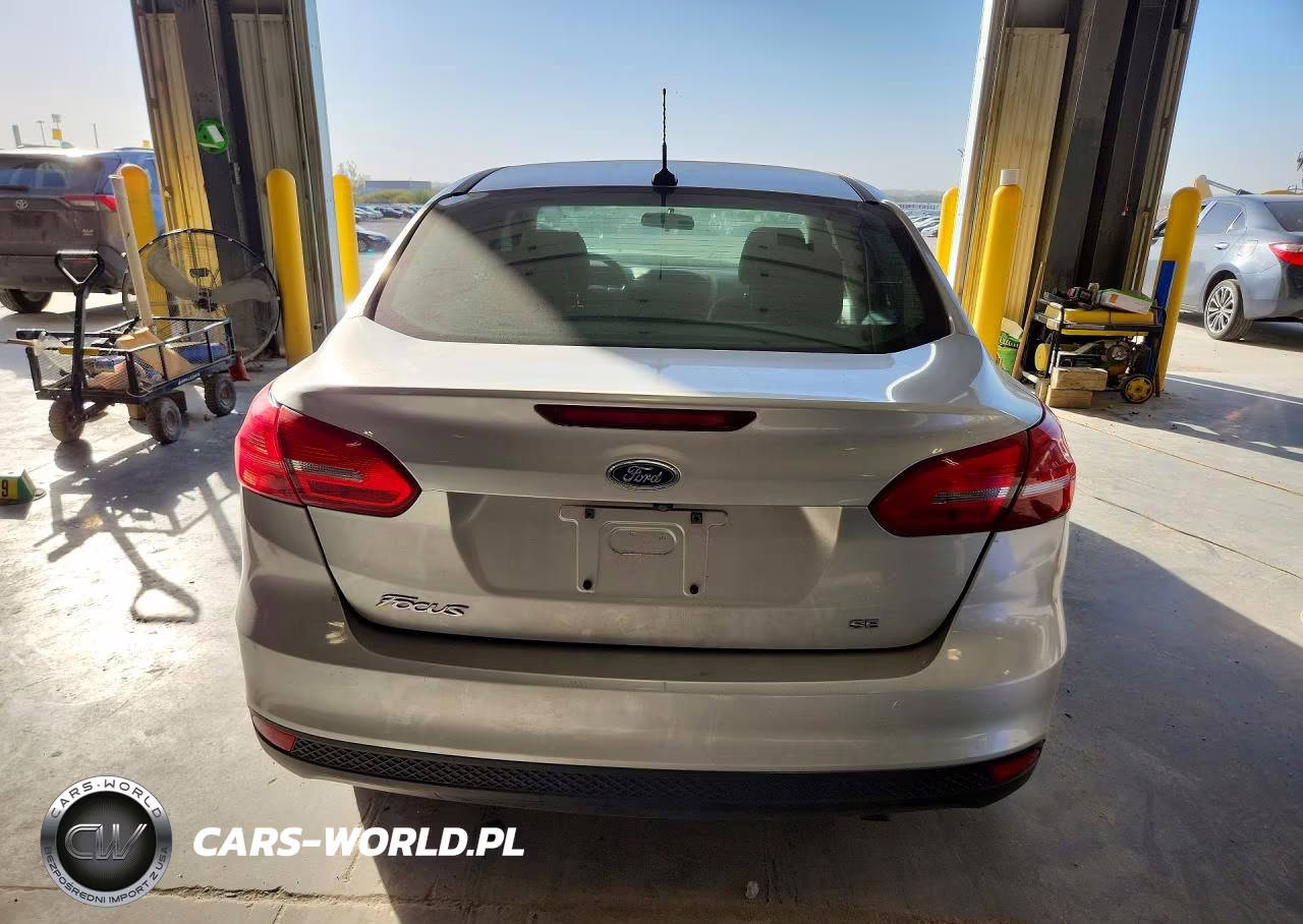 2017 Ford Focus Se VIN:1FADP3F25HL317294 - 6
