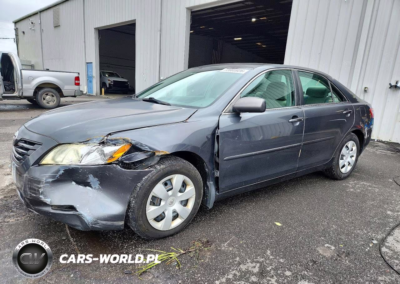 2009 Toyota Camry Le – zdjęcie 1 z 12