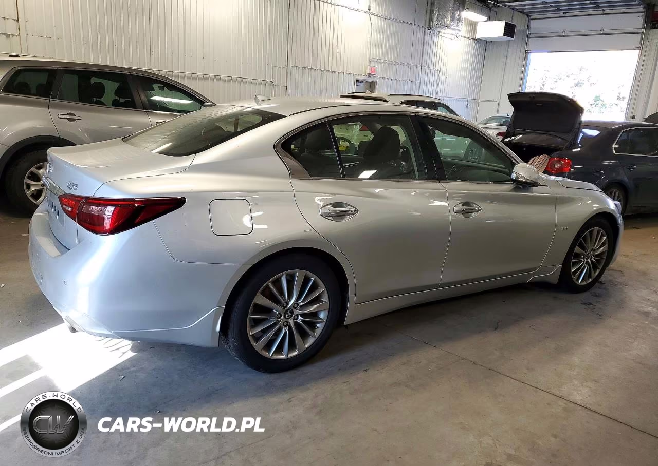 2018 Infiniti Q50 Luxe VIN:JN1EV7AR6JM437043 - 3