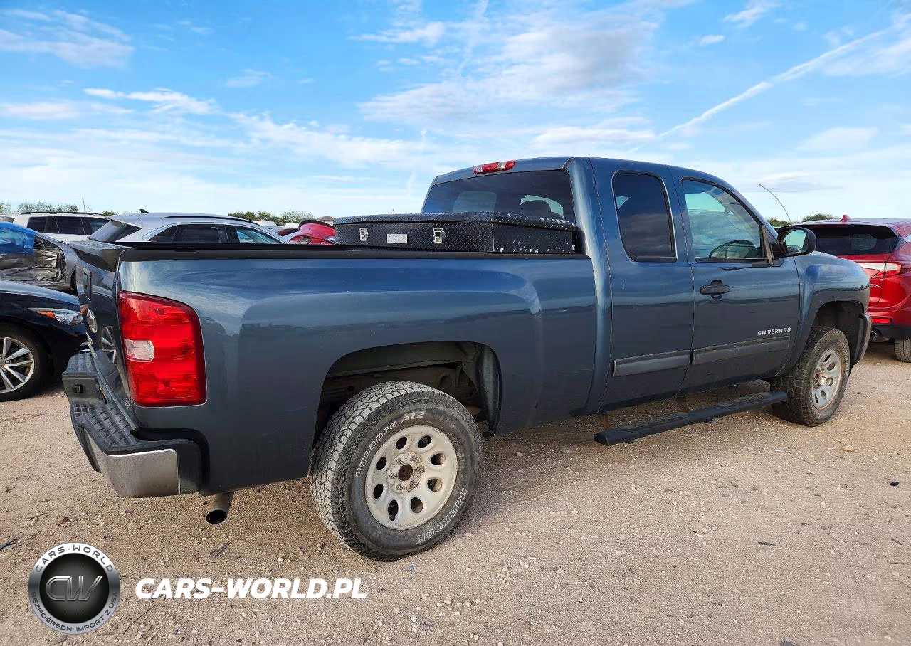 2010 Chevrolet Silverado C1500 Ls VIN:1GCSCREAXAZ118480 - 3