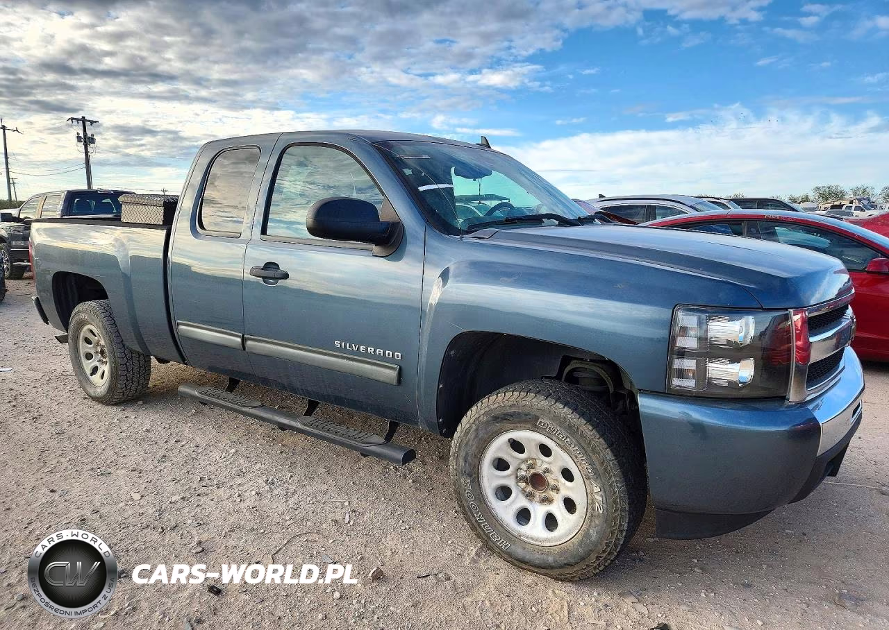 2010 Chevrolet Silverado C1500 Ls VIN:1GCSCREAXAZ118480 - 4