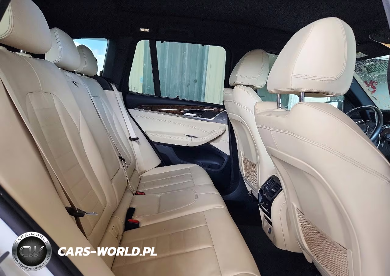 2018 BMW X3 xDrive30I VIN:5UXTR9C59JLC74829 - 11