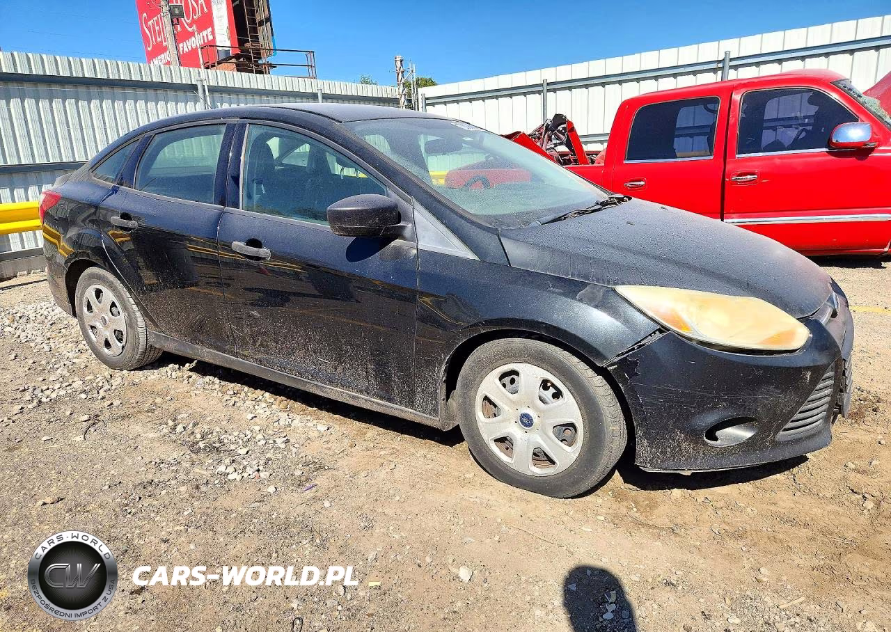 2014 Ford Focus S VIN:1FADP3E22EL254233 - 4
