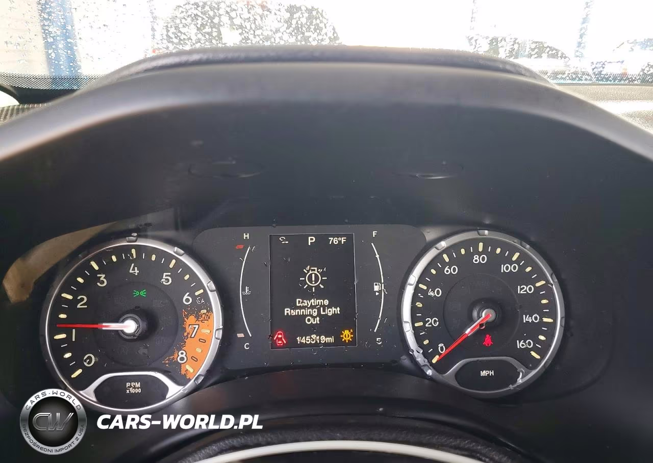 2015 Jeep Renegade Latitude VIN:ZACCJABTXFPC16383 - 9