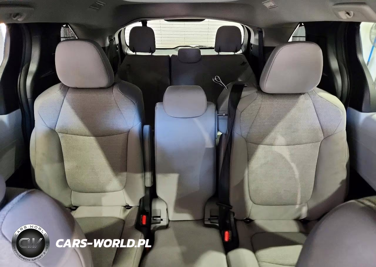 2026 Toyota Sienna Le VIN:5TDKRKEC8TS305700 - 10