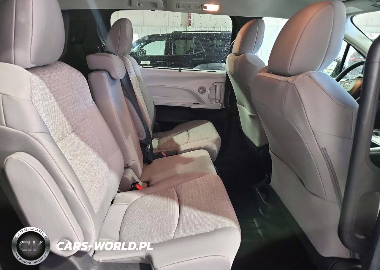2026 Toyota Sienna Le VIN:5TDKRKEC8TS305700 - 11